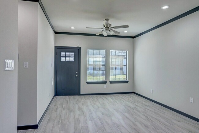 Foto del edificio - 4802 Cruse Rd
