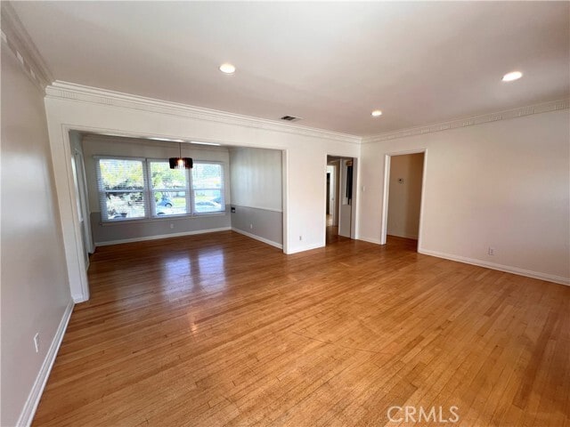Building Photo - 5618 Fallsgrove St