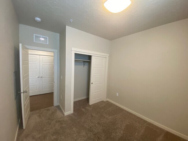 Downstairs bedroom - 7356 N Lucy Rose Ln