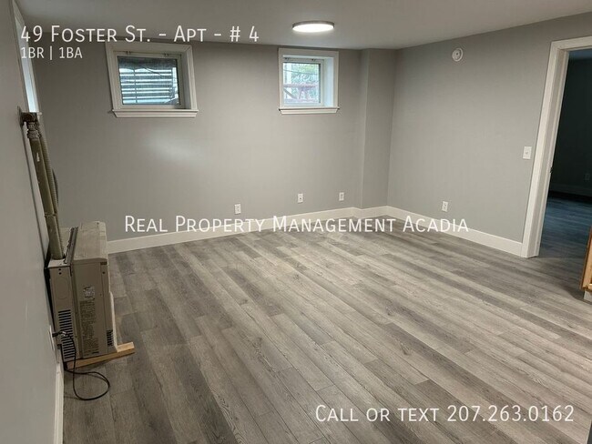 Building Photo - Ground Level 1 Bedroom Apartment - Ellsworth