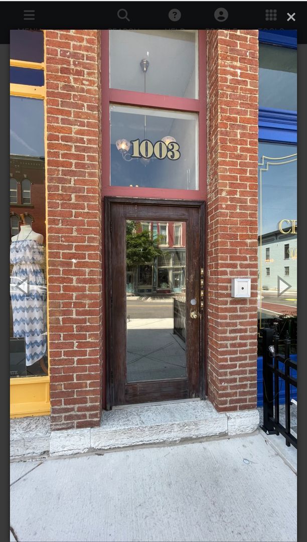Building Photo - 1003 Main St