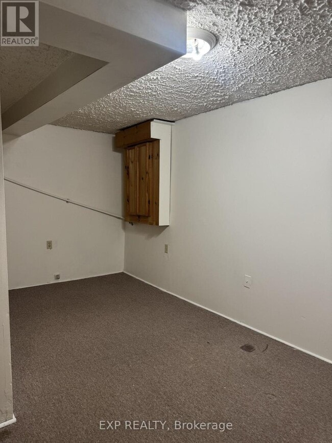 Building Photo - 44 Wright Crescent
