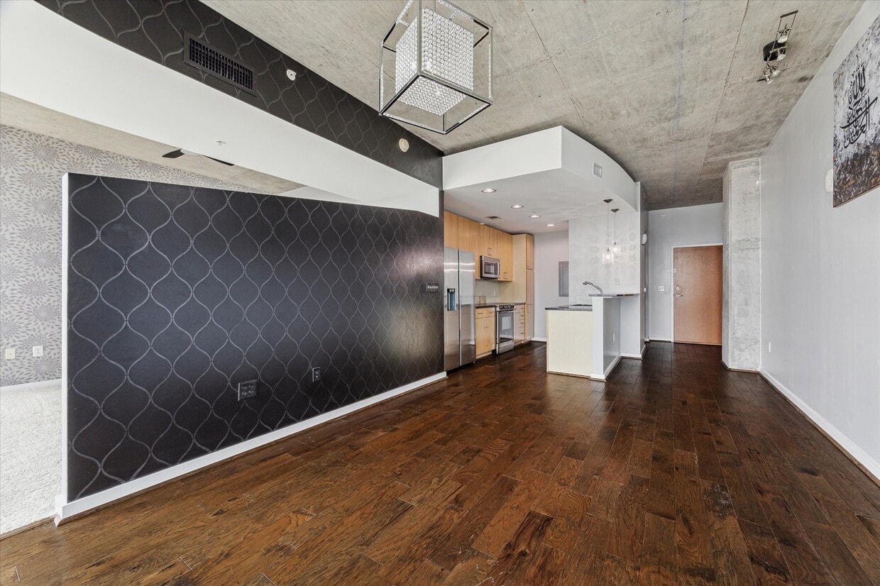 Building Photo - 5925 Almeda Rd