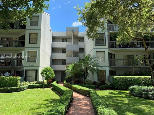 Foto del edificio - 8811 SW 132nd Pl