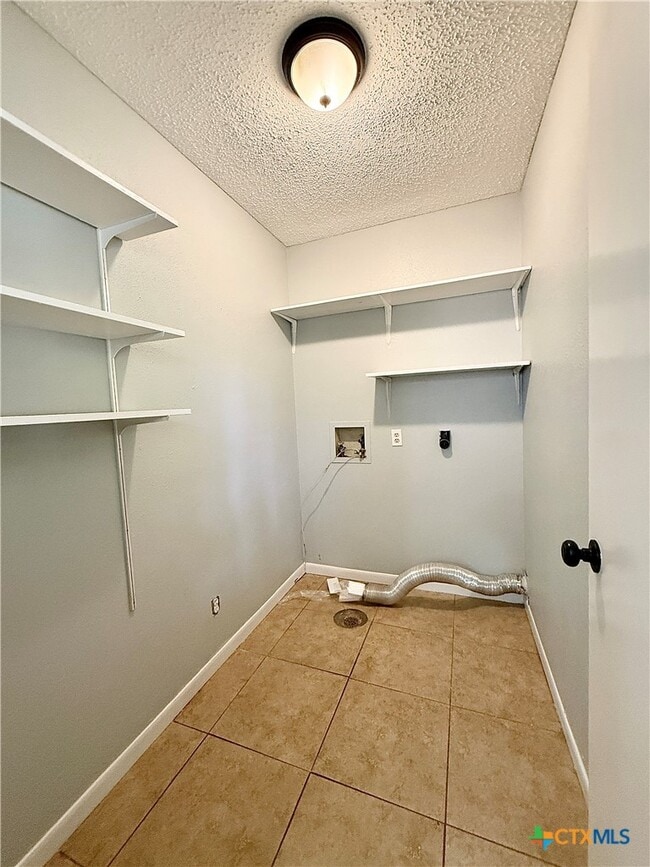 Building Photo - 705 Woodcrest Cir