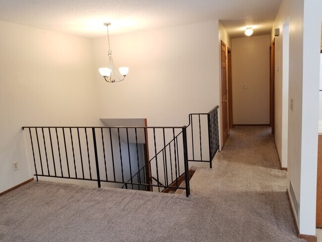 Foto del edificio - 220 Leighton Dr