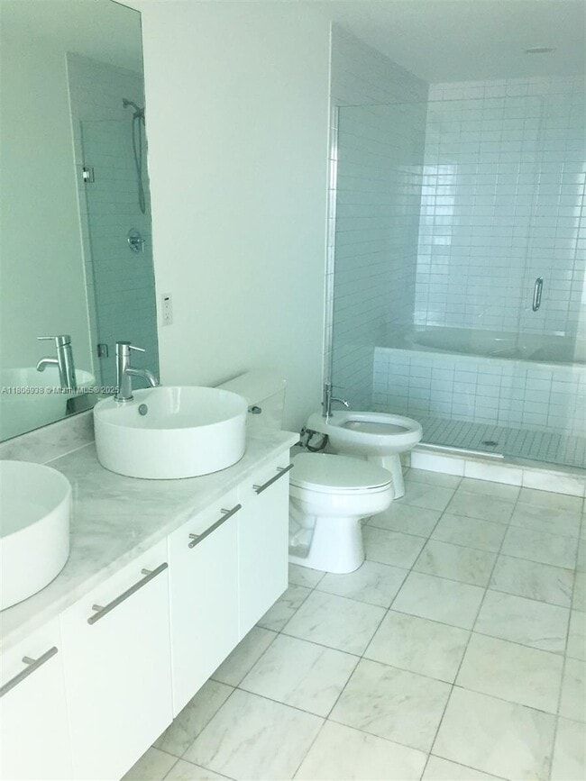 Building Photo - 888 Biscayne Blvd