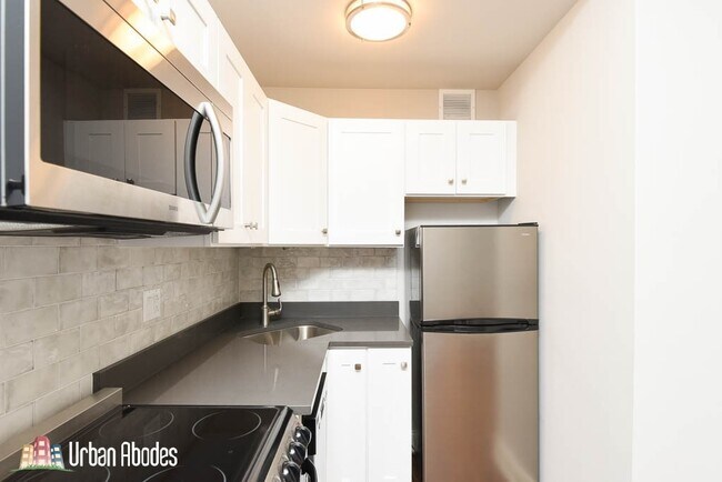 Foto del edificio - 645 W Wrightwood Ave