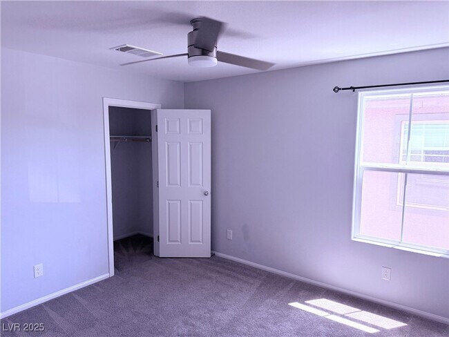 Foto del edificio - 3032 Misty Pine Ave.