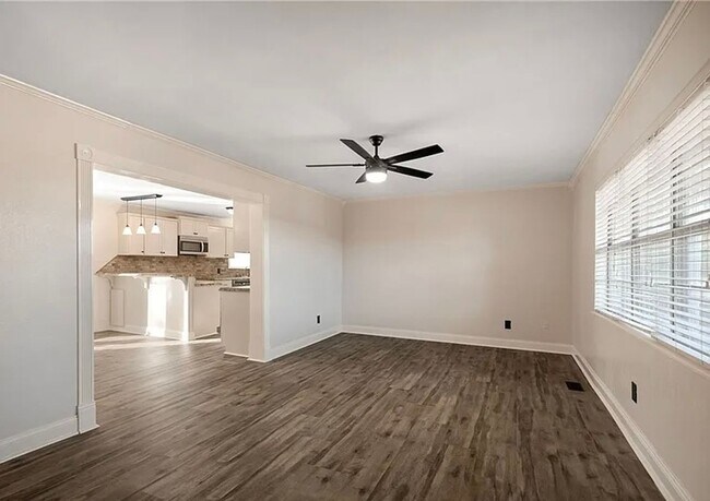 Foto del edificio - 3 bedroom 2 bath house