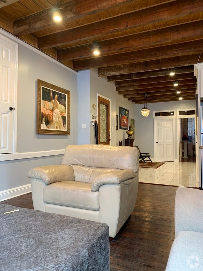 Picayune Place Historic District Condos for Rent New Orleans, LA 2