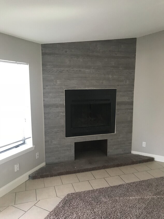Wood burning fireplace - 812 Hardy Springs Cir