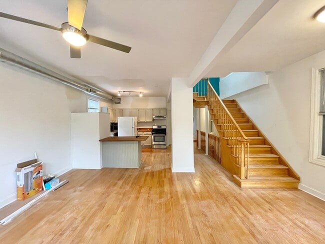 Foto del edificio - 1437 W 17th St