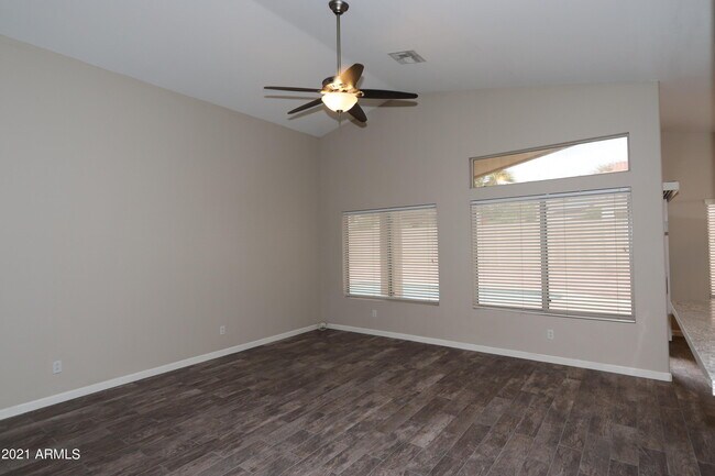 Building Photo - 6760 W Monona Dr