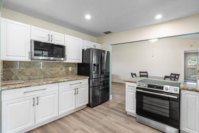 Foto del edificio - 1100 Basswood Pl