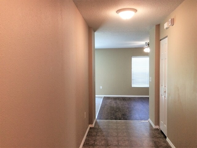 Foto del edificio - 1733 Strathmore Cir