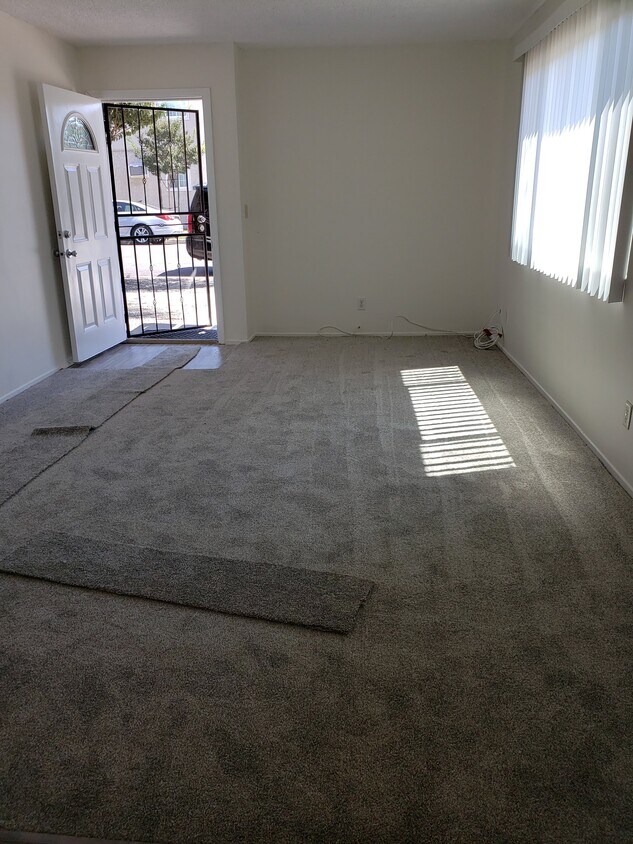 Foto principal - 5611 Newman St