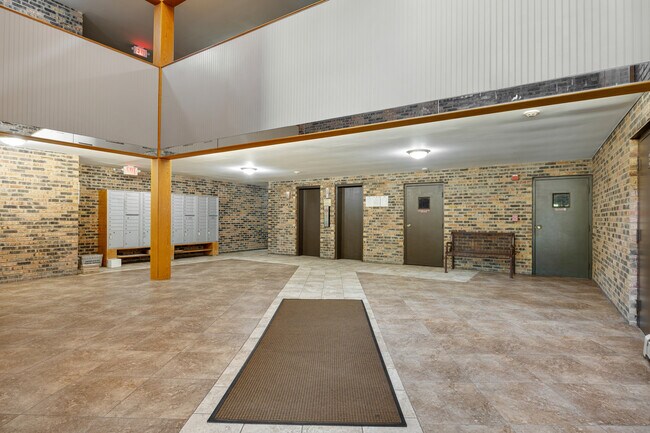 Building Photo - 8970 N Parkside Ave