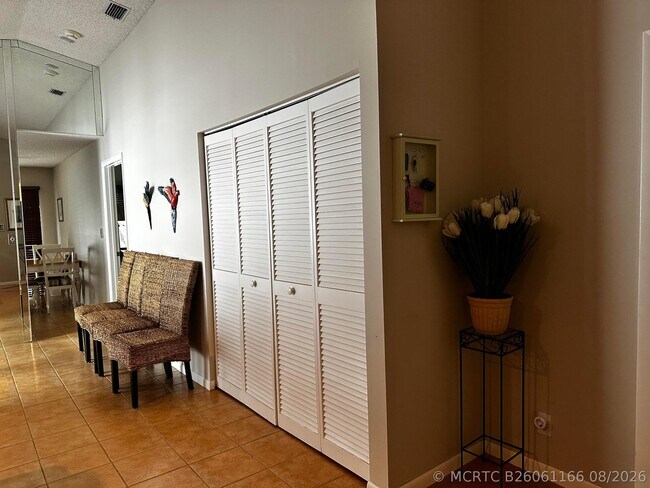 Building Photo - 2543 Bedford Mews Dr