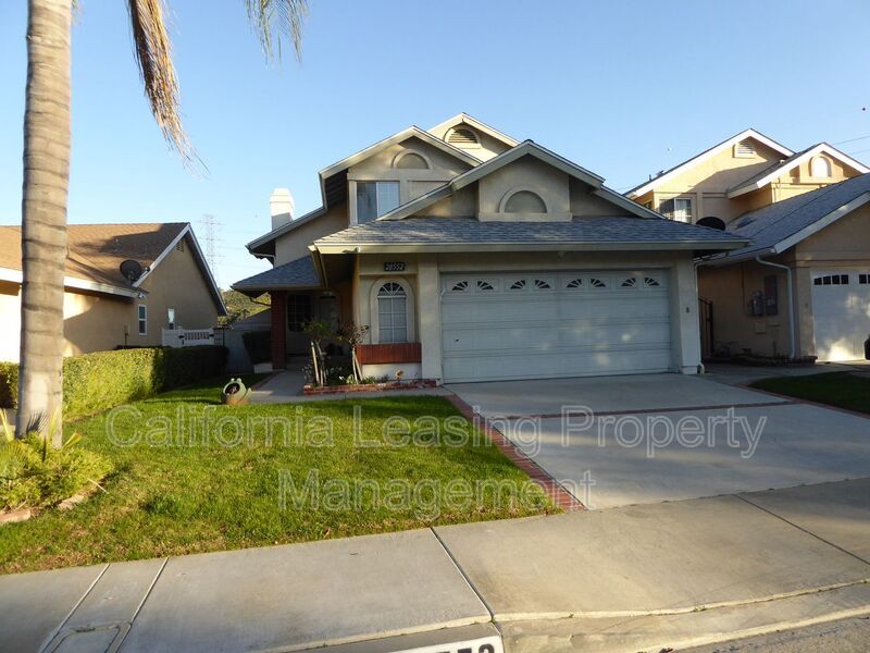 28552 Avocado Pl, Santa Clarita, CA 91390 House Rental in Santa