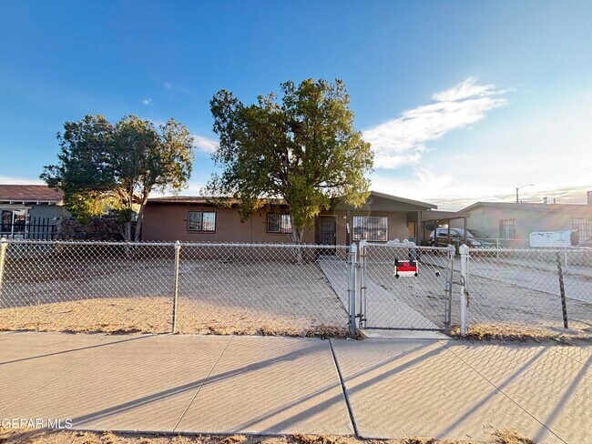 Foto del edificio - 4724 Sierra Madre Dr