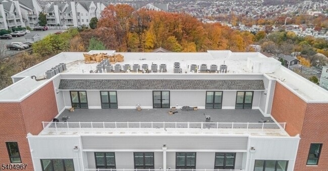 Building Photo - 318 Dixon Ave