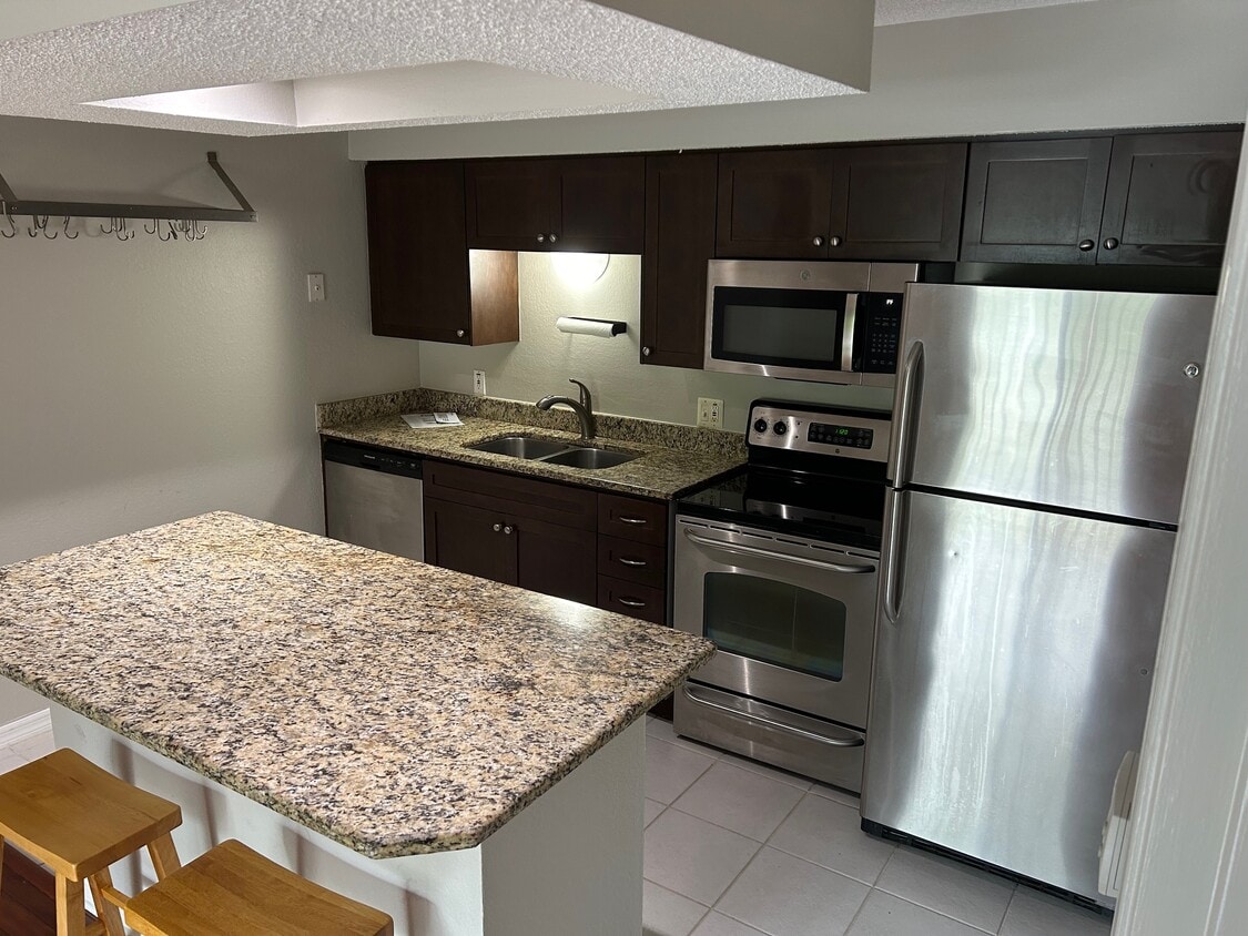 Foto principal - 10200 Gandy Blvd N