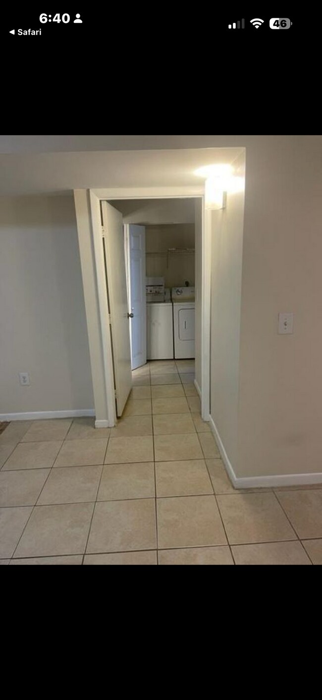 Foto del edificio - 1707 Village Blvd