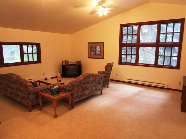 Building Photo - 154 Loretta Ct