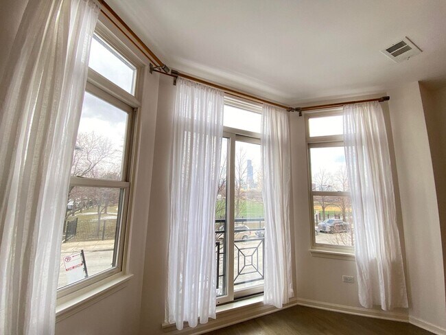 Foto del edificio - 947 W 14th Pl