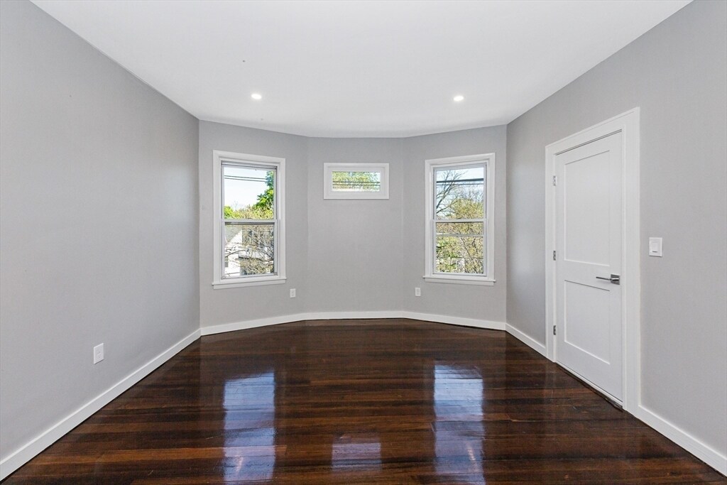 Foto principal - 19 Chase St