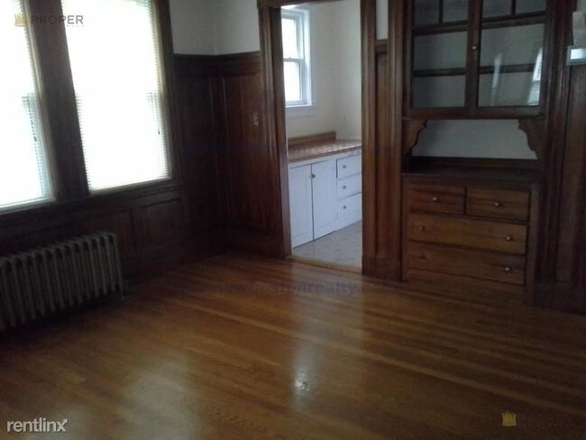 Building Photo - 33 Greycliff Rd