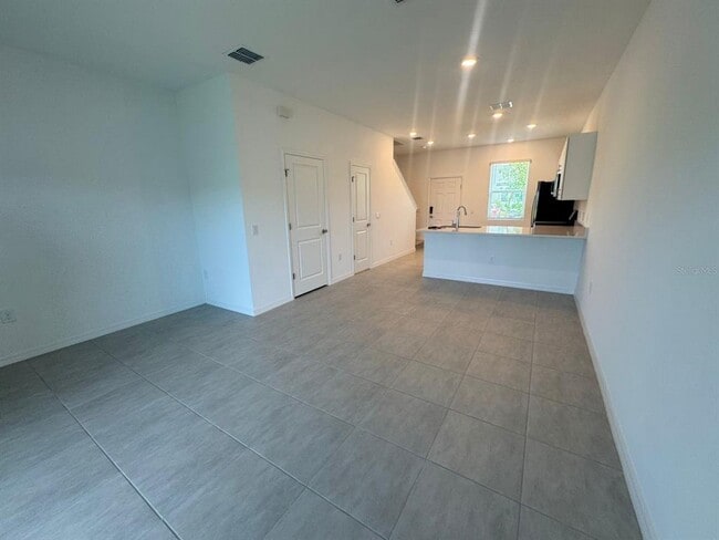 Building Photo - 3157 Skyline Lp