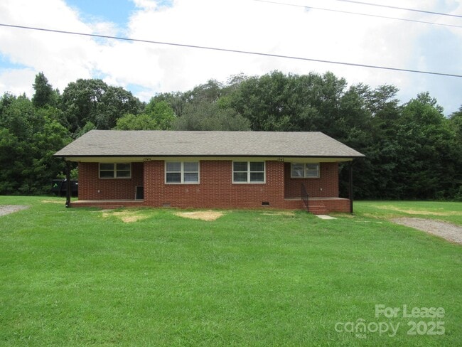 Building Photo - 1745 River Rd