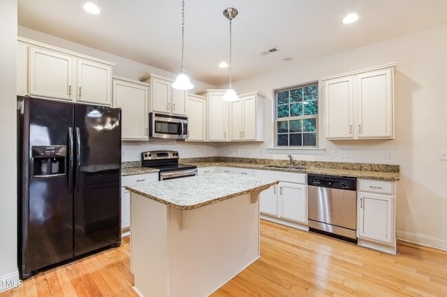Building Photo - Build Equity While Leasing - Lease and Own...