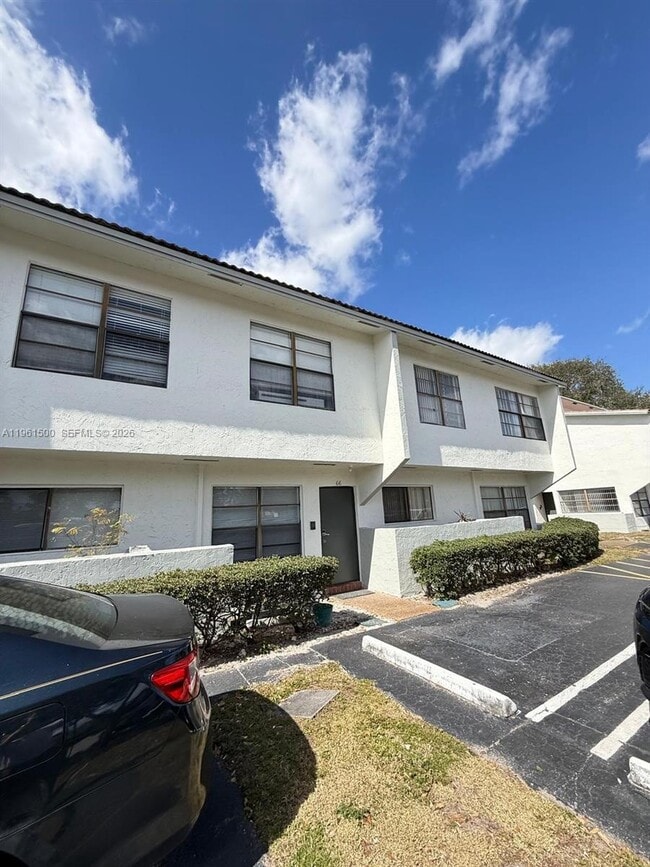 Foto del edificio - 2566 Coral Springs Dr