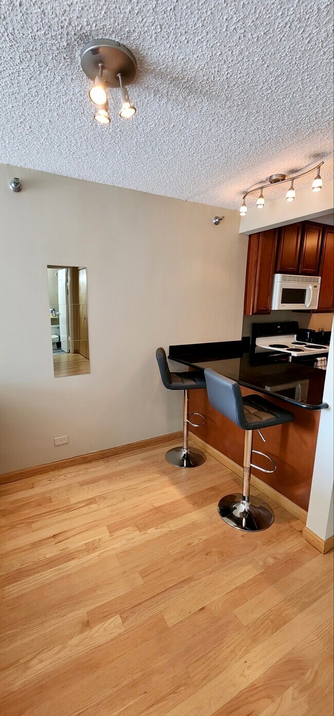Foto del edificio - 1122 N Clark St