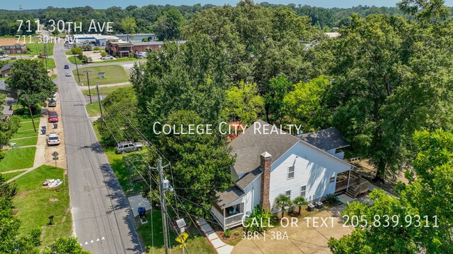 Foto del edificio - 711 30th Ave