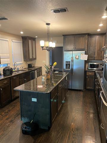 Building Photo - 2217 Madera St