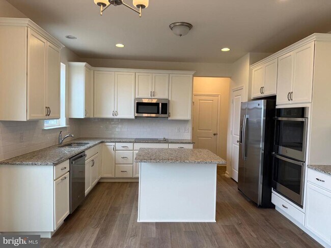 Foto del edificio - 414 MacLaren Ln