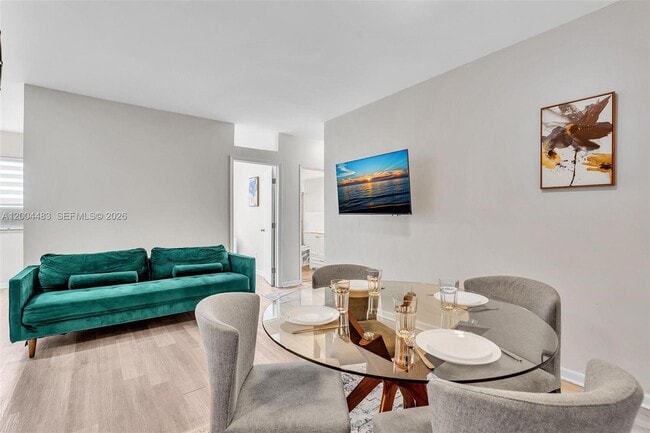 Building Photo - 10000 E Bay Harbor Dr