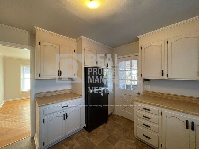 Foto del edificio - 7162 Everett Dr