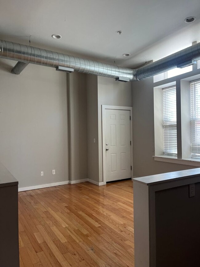 Photo - 1942 Apartment