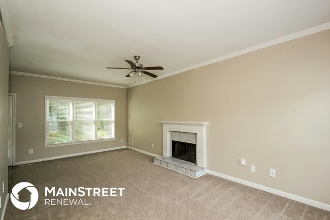 Building Photo - 3124 Green Valley Dr