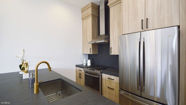 Foto del edificio - 2513 N Halsted St