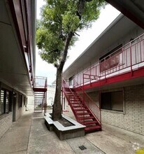 Building Photo - 1410 Blalock Rd