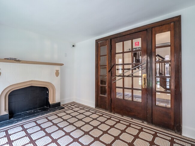 Foto del edificio - 7371 N Damen Ave