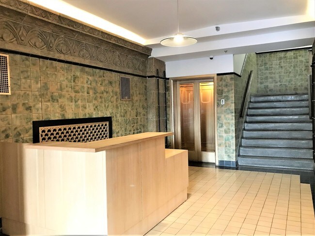 Foto del edificio - 1550 S Blue Island Ave