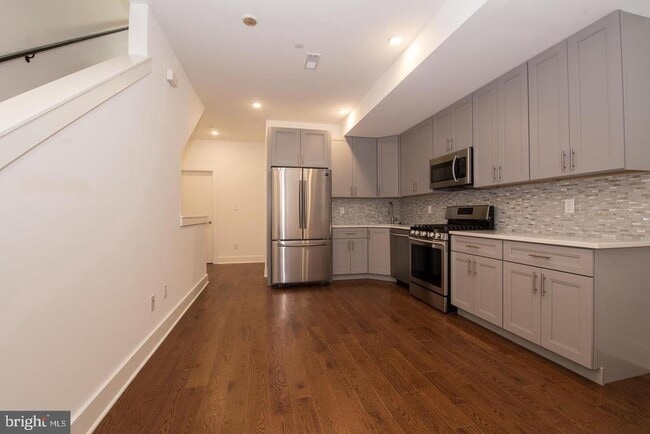 Foto del edificio - 1956 N 8th St