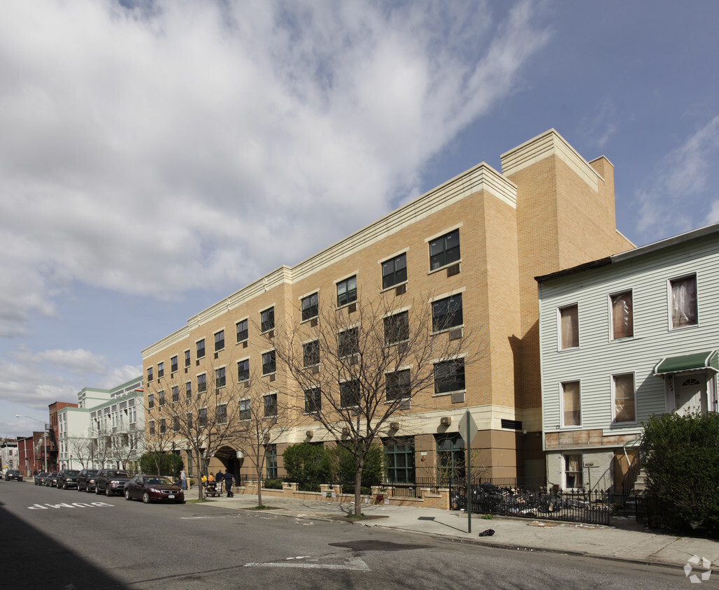 Building Photo - Clover Hall